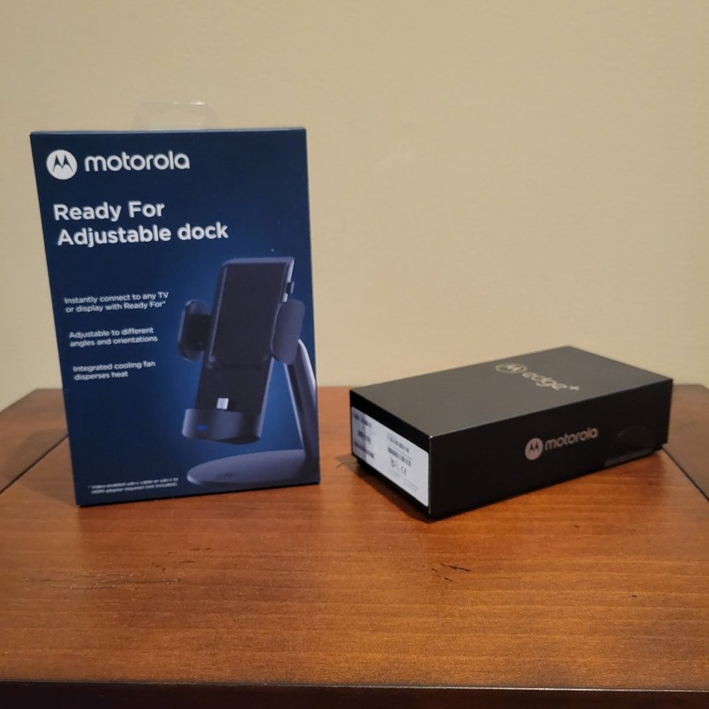 Motorola Edge+ Bundle with Adjustable Dock